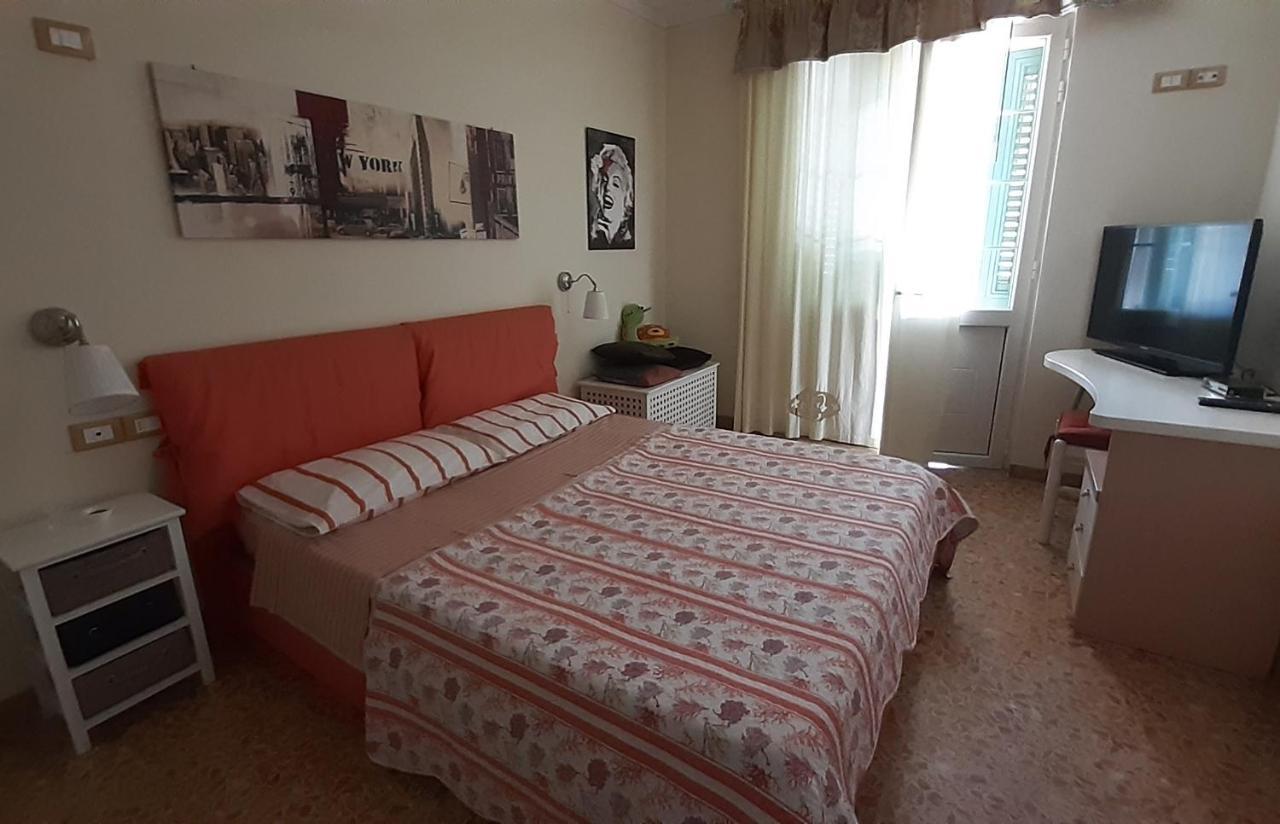 Villino San Martino 350M Dal Mare With Covered Parking 维亚雷焦 外观 照片