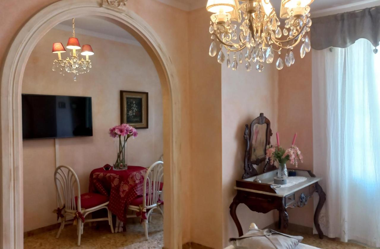 Villino San Martino 350M Dal Mare With Covered Parking 维亚雷焦 外观 照片