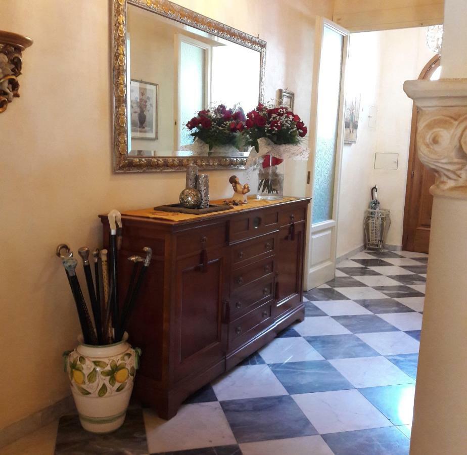 Villino San Martino 350M Dal Mare With Covered Parking 维亚雷焦 外观 照片